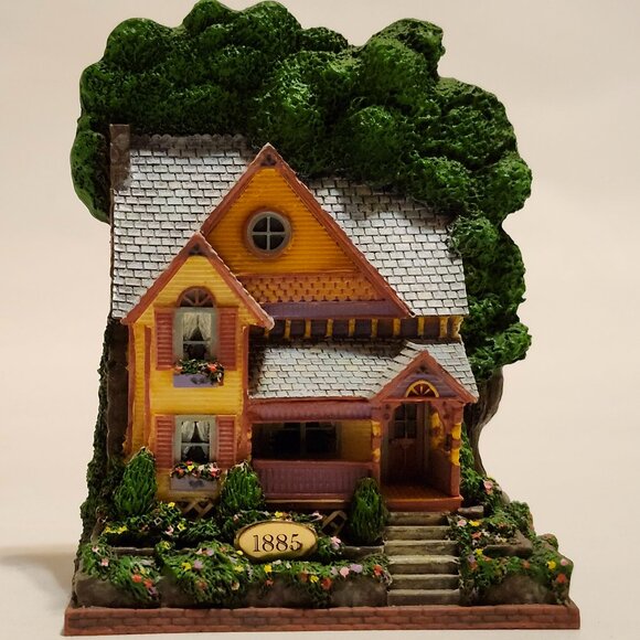 CARLTON Cards Victorian Court Series Ornament 1885 Queensgate - Picture 10 of 11